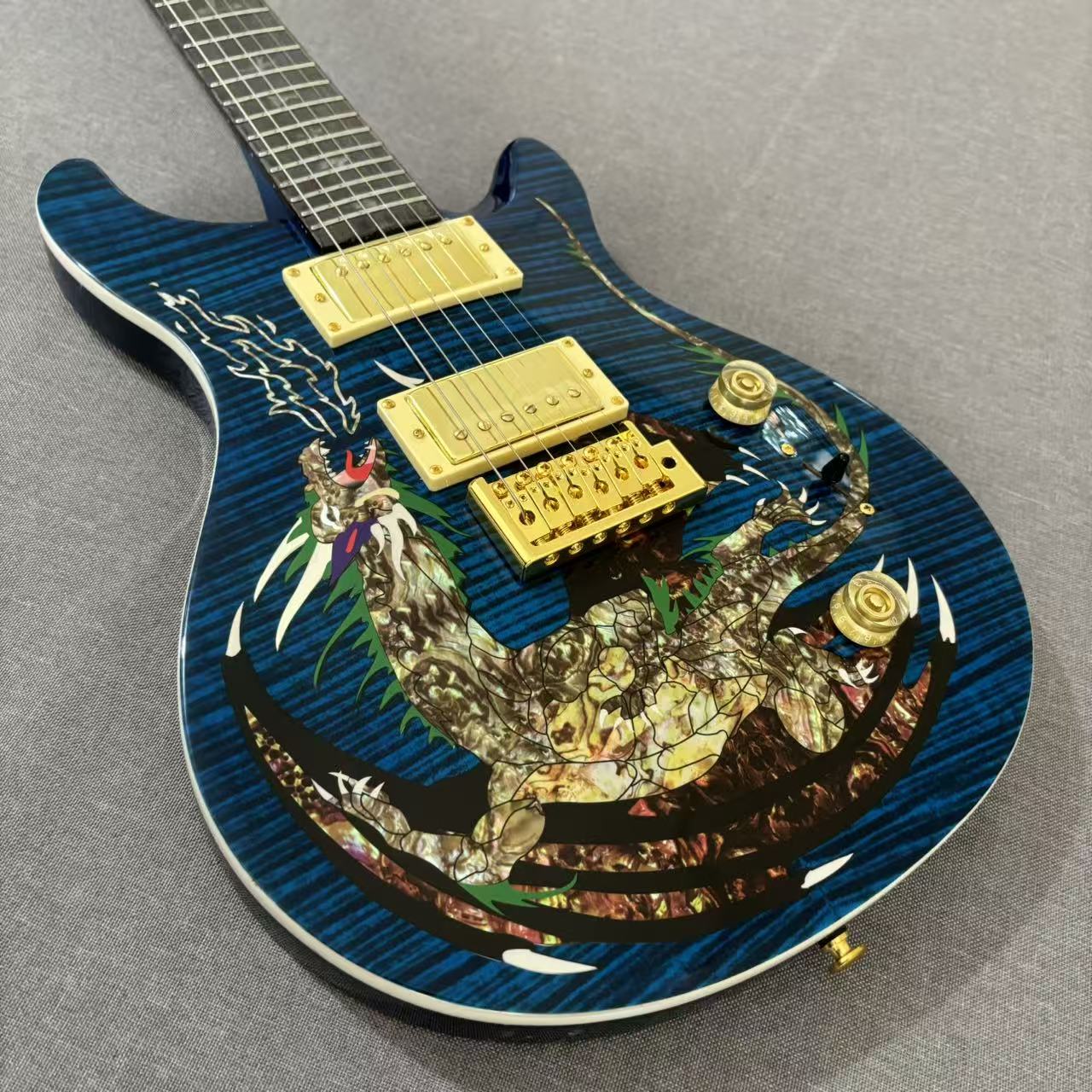 Musical Instrument Harmonium - Nuova chitarra elettrica blu da weekend